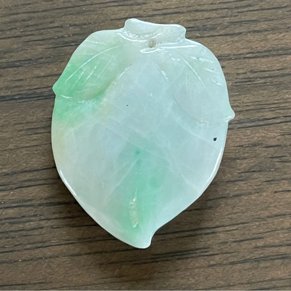 Jade pendant - Picture 1 of 3